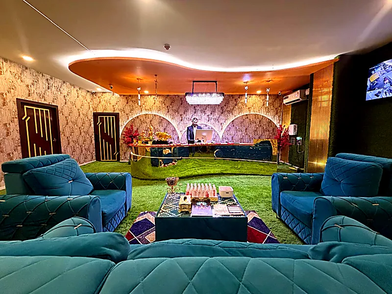 Royal International Spa lounge in Guntur